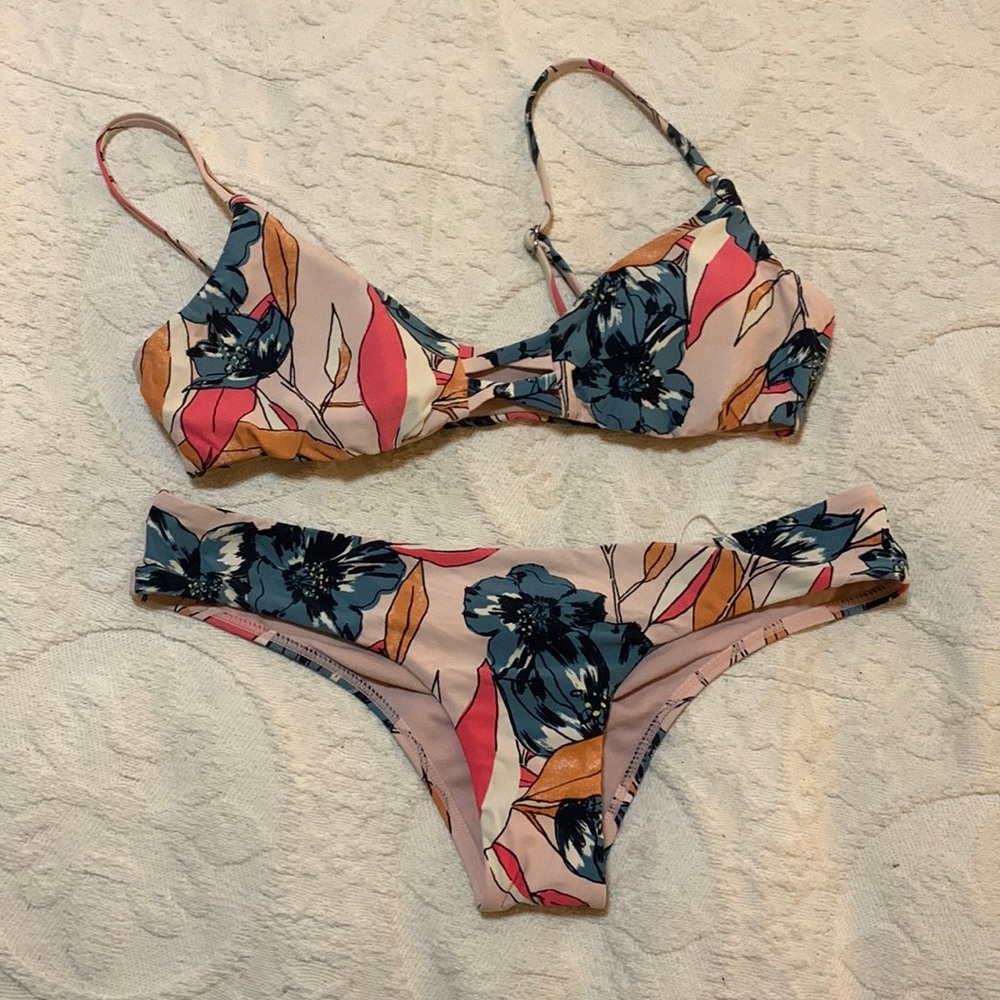 Billabong Bikini Bathing Suit